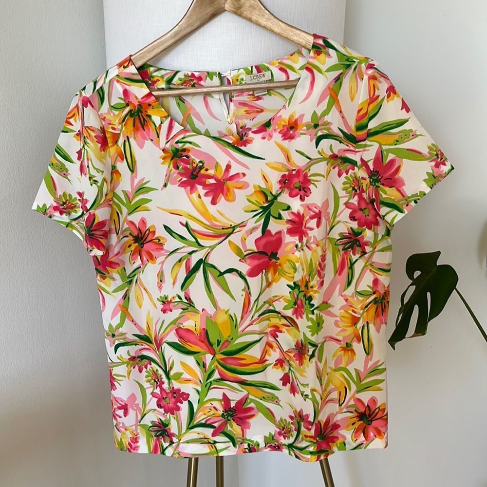 Floral V-Neck Short Sleeve Blouse in Pink & Green